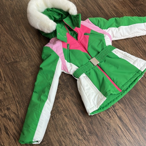 PRETTYLITTLETHING SKI Green And White Faux Fur Hooded Belted Jacket - size 8 - Picture 9 of 12